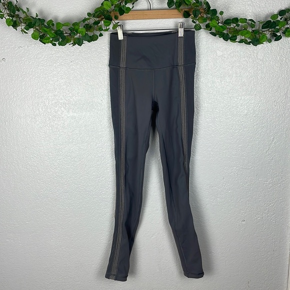 Lululemon Leggings Size 4 - Picture 4 of 9